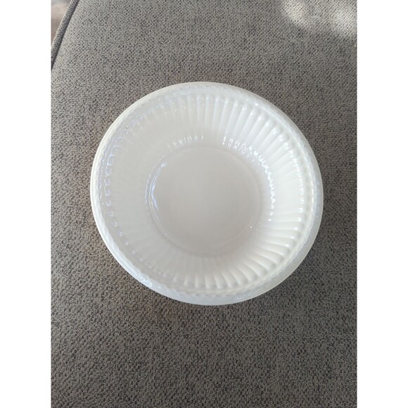 BOWL, CEREAL 6..5”, EDME BY WEDGWOOD OF ETRURIA & BARLASTON, ENGLAND. Flaw - Picture 1 of 5